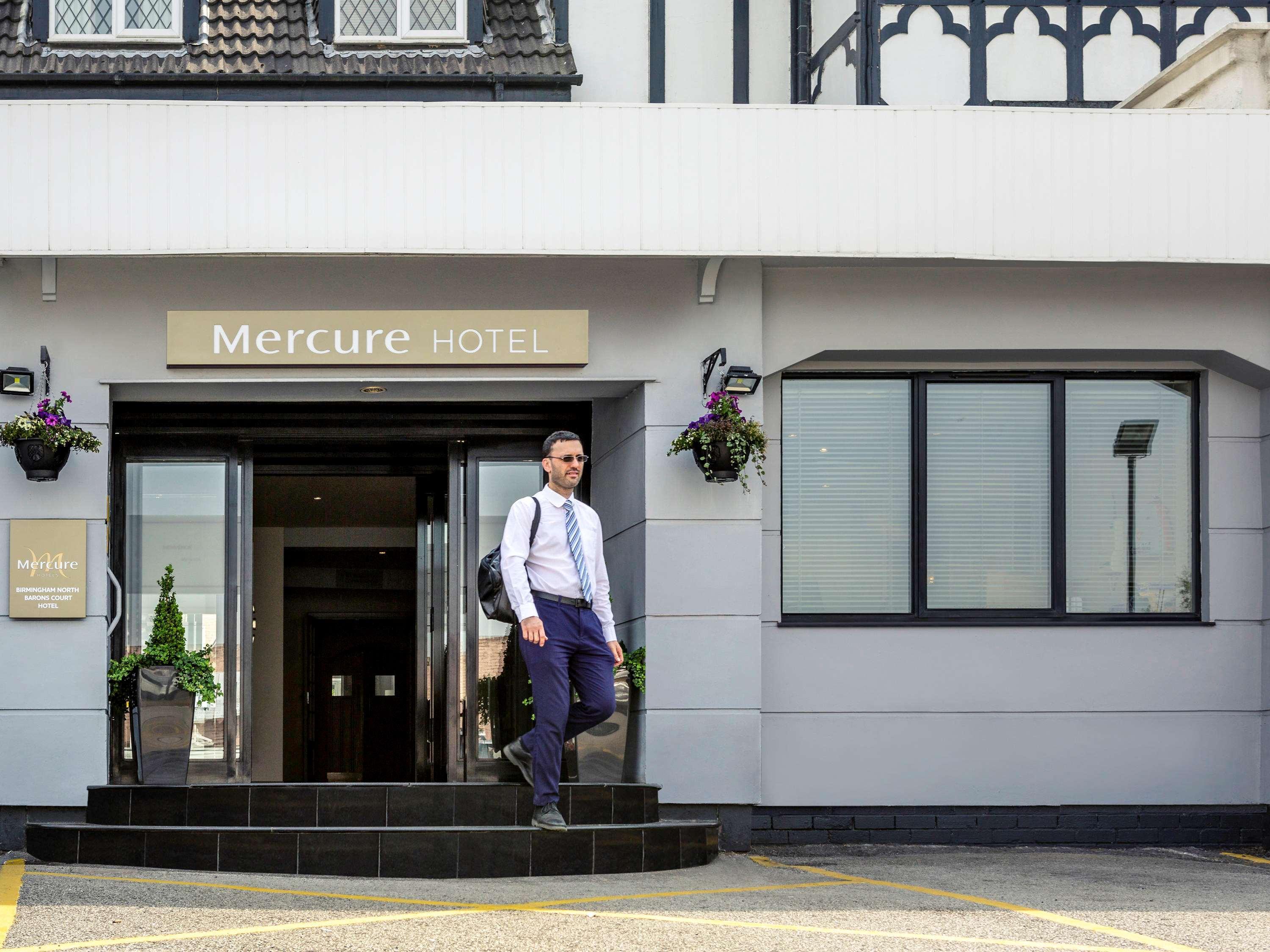 Barons Court Hotel Walsall Exterior foto